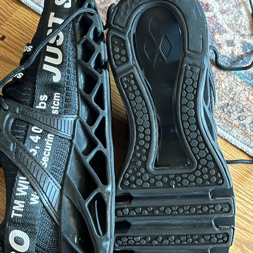 Just So So Women's Black Athletic Shoes.. European size 39 (8.5 US) - Picture 4 of 6